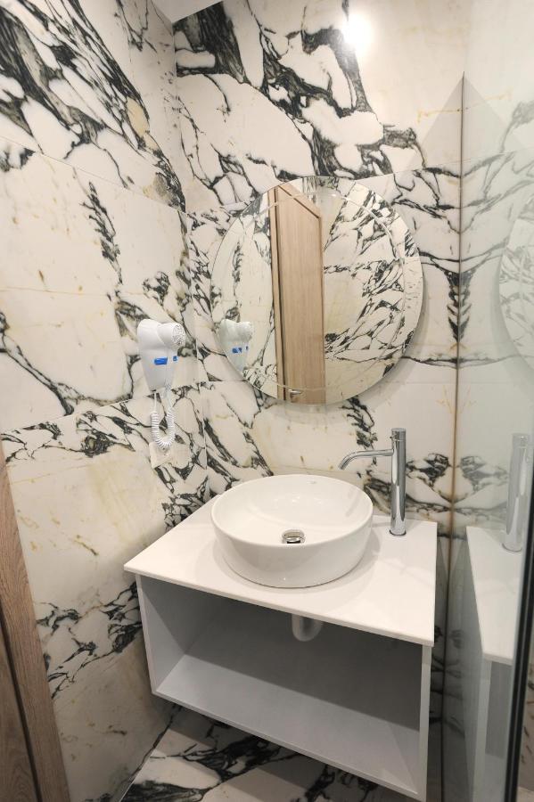 סרנדה Afrodite Suites מראה חיצוני תמונה